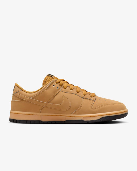 NIKE DUNK LOW RETRO SE WHEAT GUM