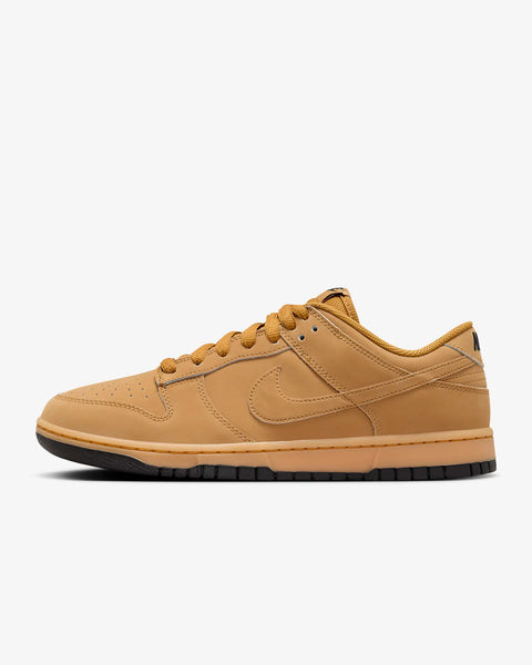 NIKE DUNK LOW RETRO SE WHEAT GUM