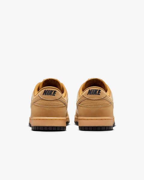 NIKE DUNK LOW RETRO SE WHEAT GUM